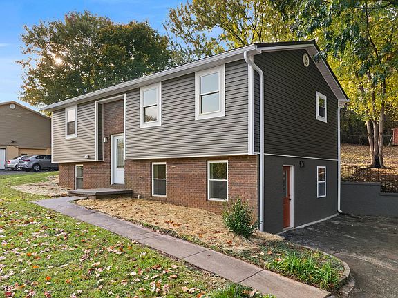 3rd image of 2320 Southern Dr