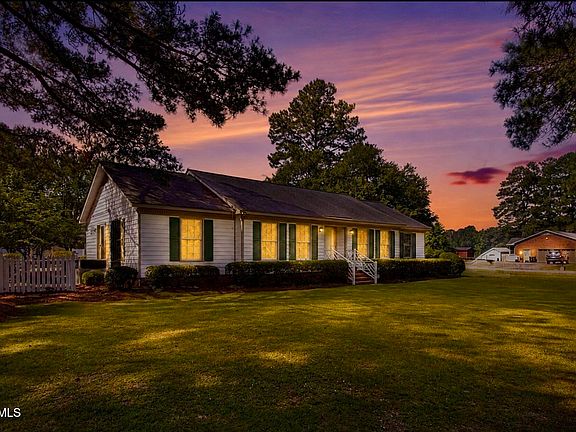 2nd image of 2320 Dogwood Lane