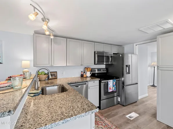 1816 N Pacana Way, Green Valley, AZ 85614