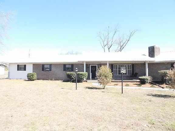 2nd image of 374 NE Magnolia