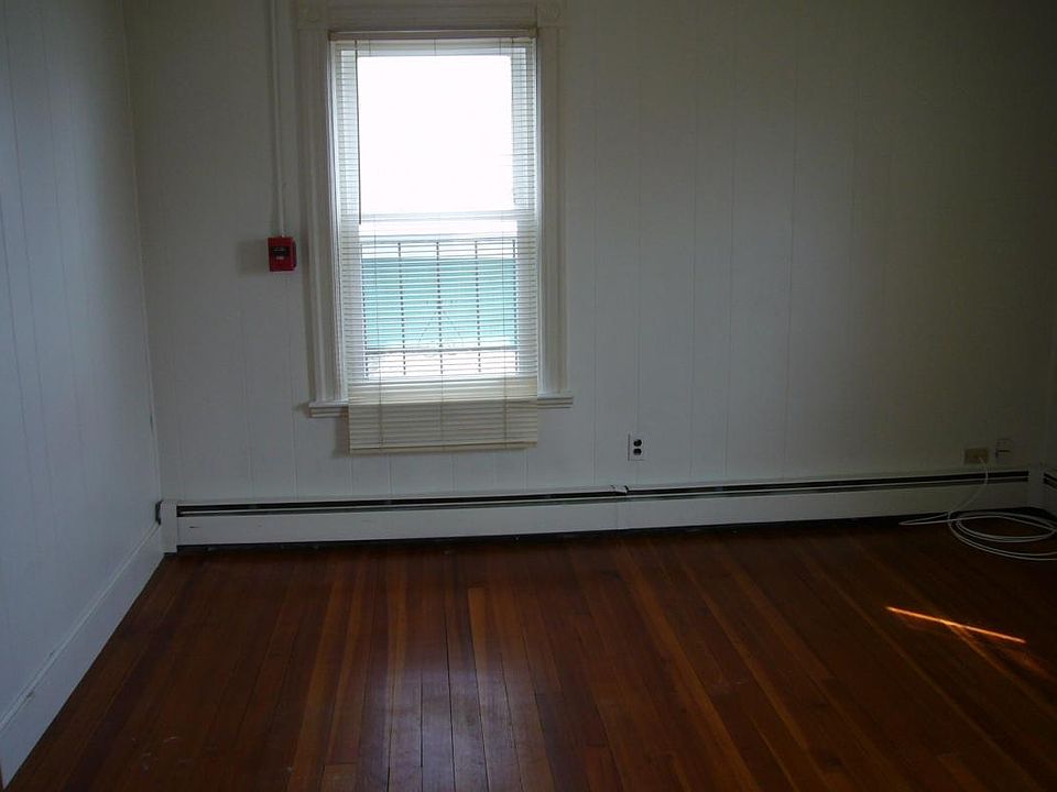 2nd image of 231 Benefit St APT 2