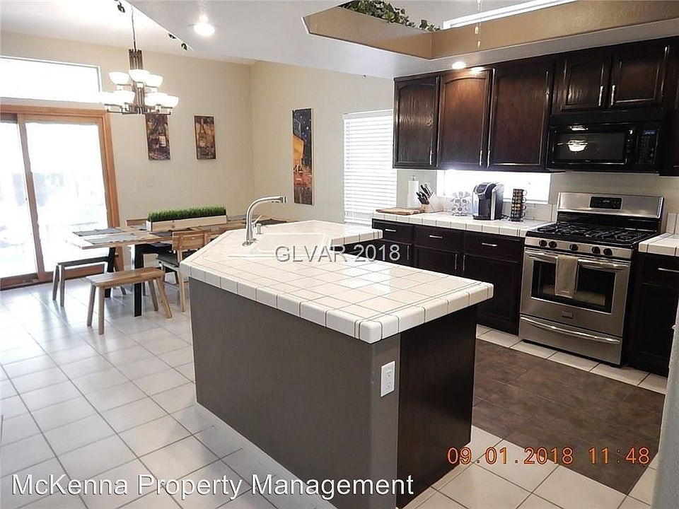 1st image of 1676 Silver Falls Ave