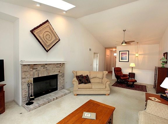 5th image of 2100 Carillon Dr