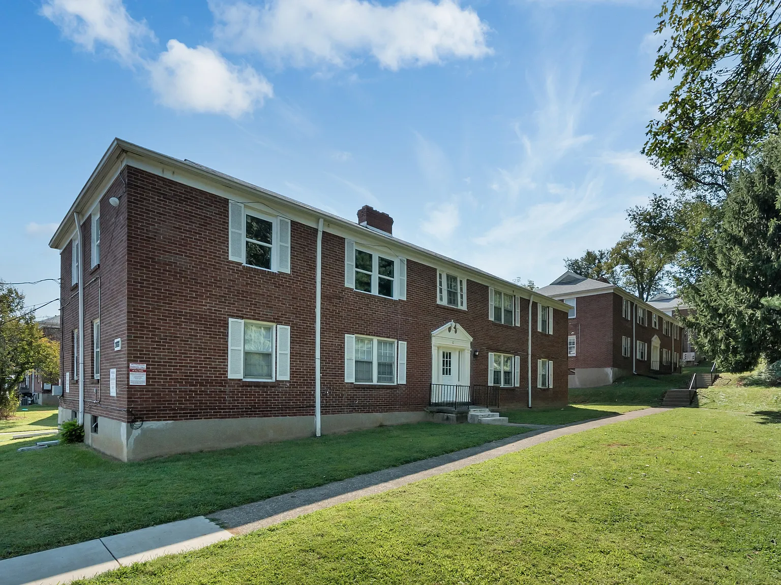Berkshire Apartments — Photo 3
