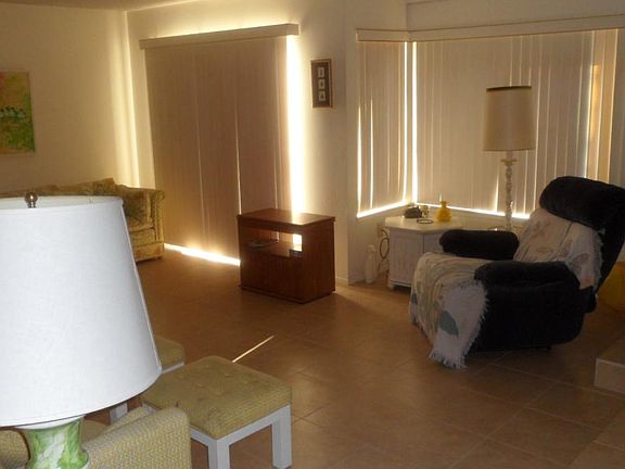 2nd image of 2010 Golf Club Dr APT 3