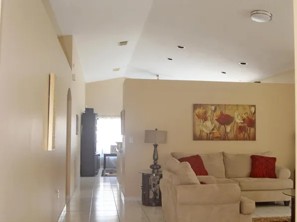 4951 SW 152nd Ave, Hollywood, FL 33027