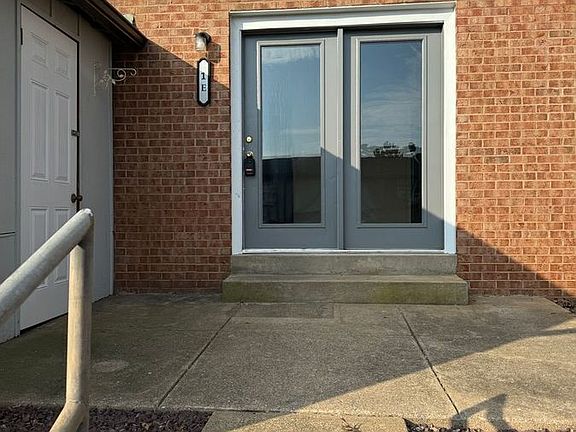 5th image of 1 E Holly Ct