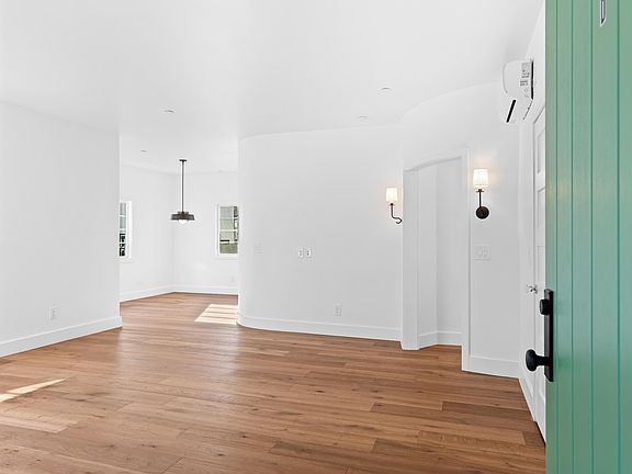 3rd image of 1134 17th St APT D