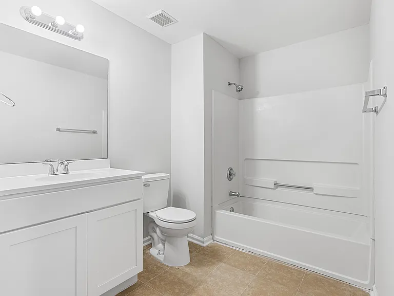 King George Apartments — Photo 9
