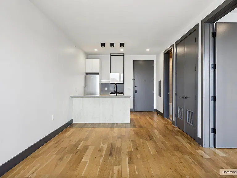 424 Arlington Ave #305 — Photo 7