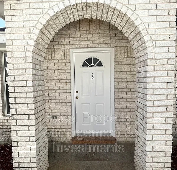 1712 Phoenix St #3 — Photo 2