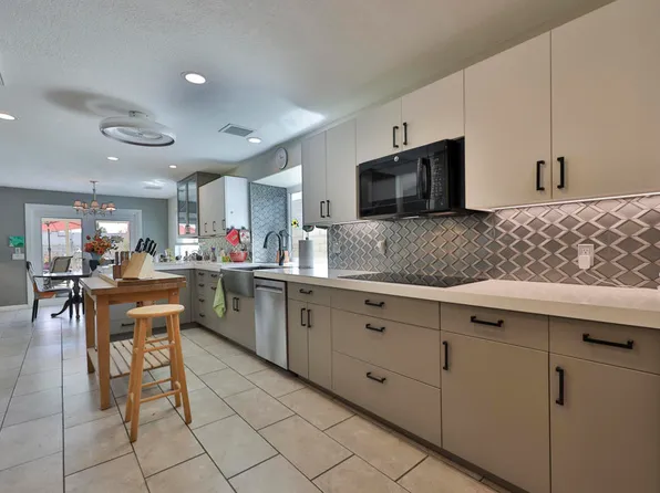 30376 Avenida Alvera, Cathedral City, CA 92234