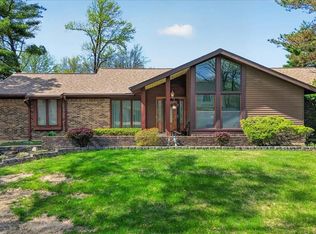 15233 Country Ridge Dr, Chesterfield, MO