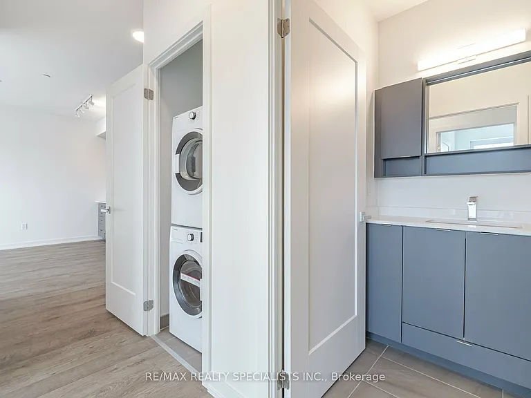 415 Main St W #703 — Photo 16