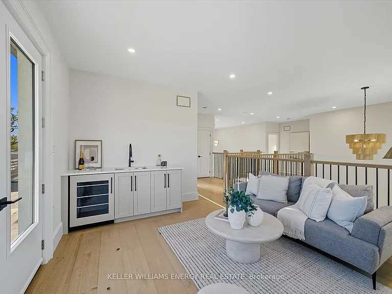 631 Mill St S — Photo 14