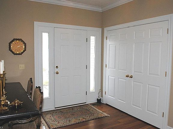 3rd image of 8105 Knolls Way