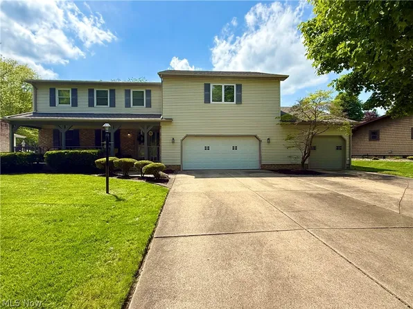 5520 Sharon Dr, Youngstown, OH 44512