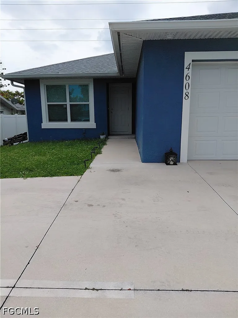 3 bed, 2.0 bath, 2360 sqft, $1,900 — Photo 2