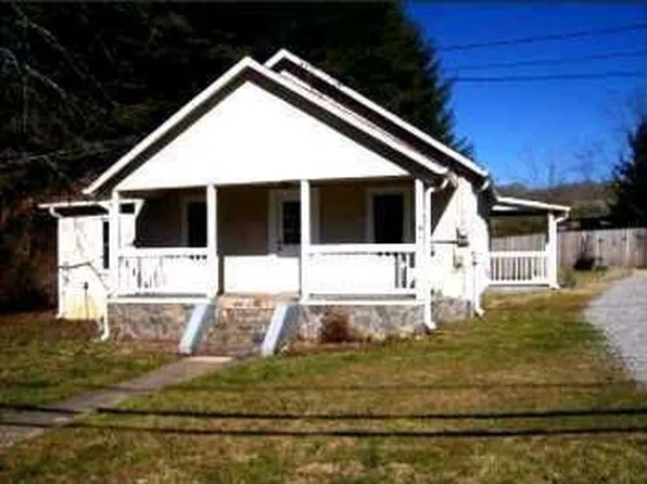 677 W Palmer St, Franklin, NC 28734