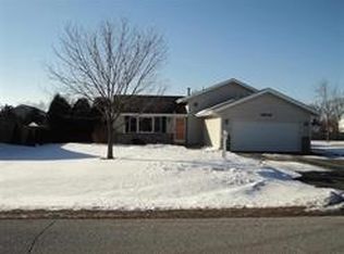 5916 Longest Dr, South Beloit, IL 61080