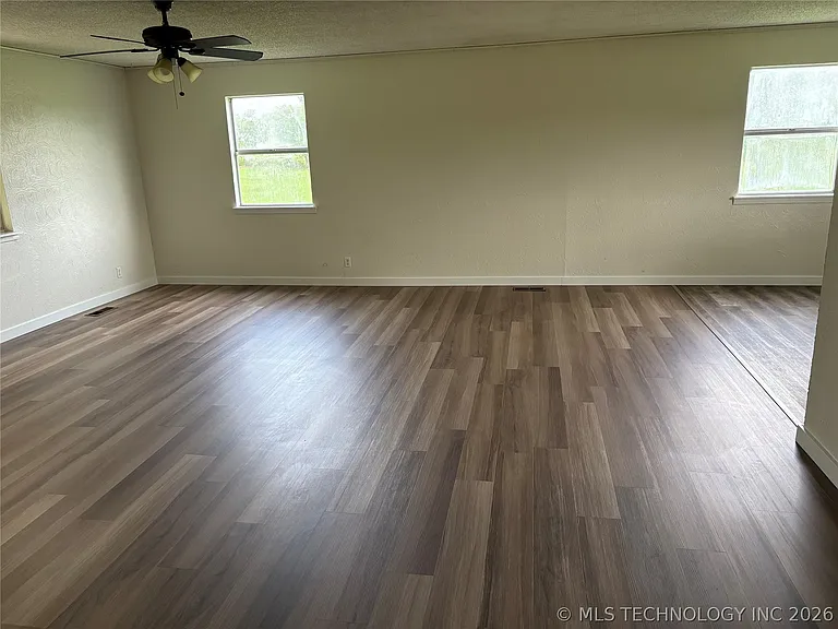 613 Sunshine Rd — Photo 3