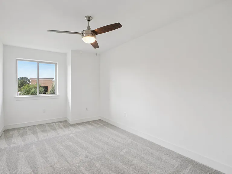 302 Tesla Cir — Photo 17