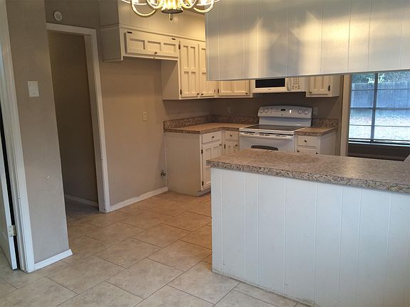 5th image of 216 N Elder Ave