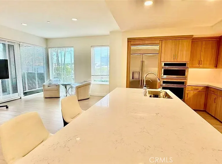 1200 Rivington — Photo 2