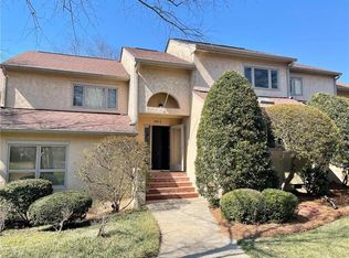 1957 Eastchester Dr UNIT B, High Pt, NC 27265