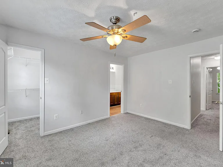 2406 Lemontree Ln — Photo 29