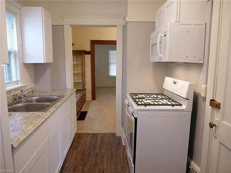 1290 Gladys Ave #2 — Photo 8