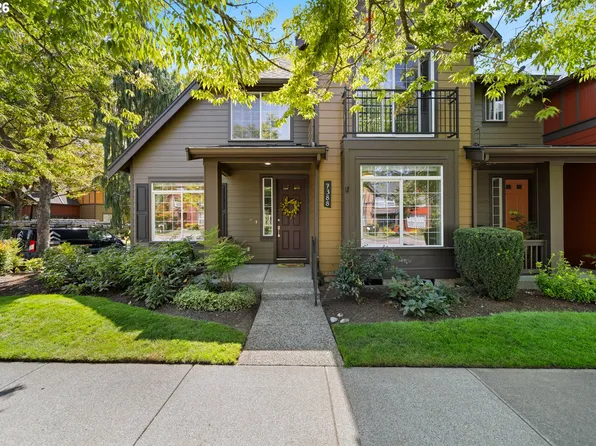 7388 NE Cherry Dr, Hillsboro, OR 97124