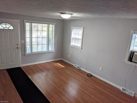 5th image of 410 17th St NW