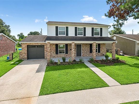 3rd image of 889 Oakwood Dr
