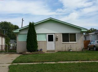 26592 Brettonwoods St, Madison Heights, MI 48071