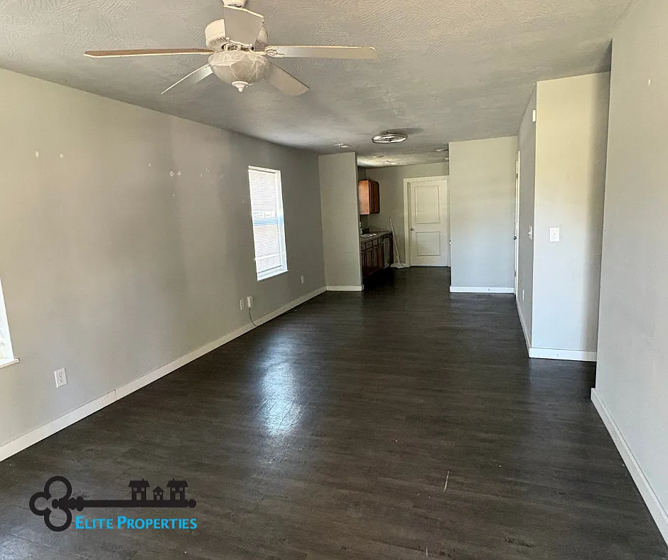 4 bed, 1560 sqft, $1,100 — Photo 2