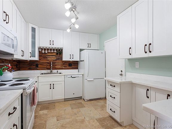4th image of 1500 S Ocean Dr APT 15F
