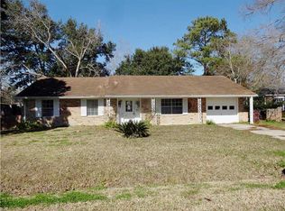 26 River Park Dr, Hahnville, LA 70057