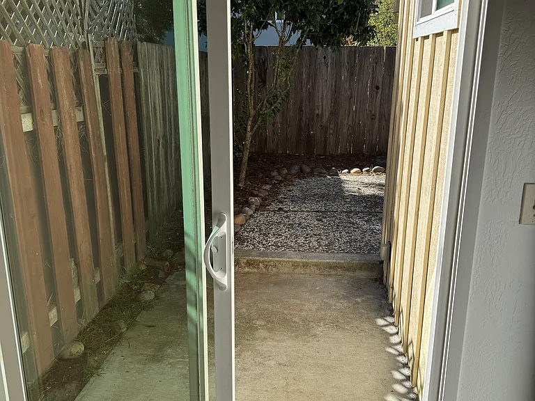 115 Christel Oaks Dr #B — Photo 25