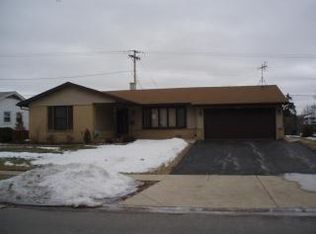 794 Penrith Ave, Elk Grove Village, IL 60007