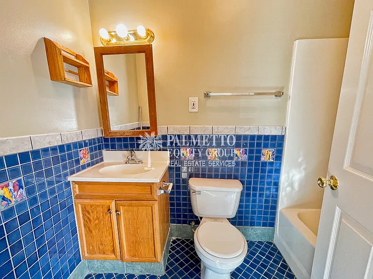 829 Dillard St — Photo 8