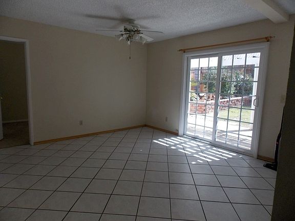 4th image of 825 Lochwood Pl