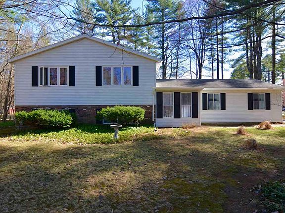 3rd image of 11 Evergreen Dr