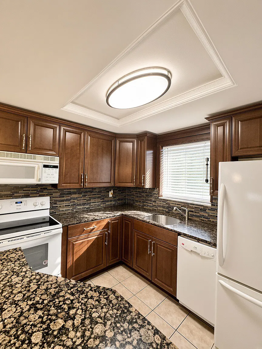 719 Lori Dr — Photo 1