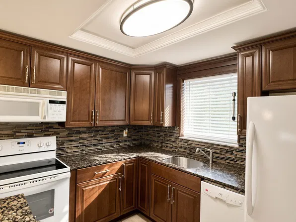 719 Lori Dr APT 108, Palm Springs, FL 33461