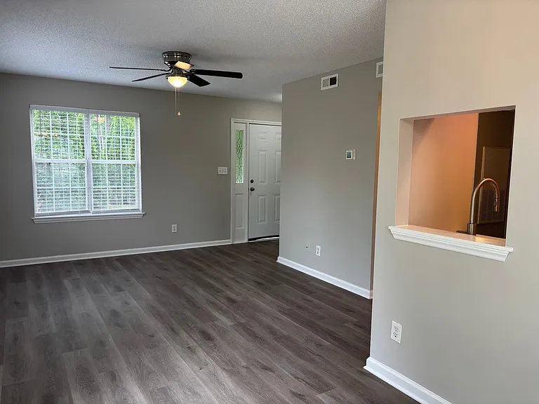 1000 Mount Holly Huntersville Rd #B — Photo 8