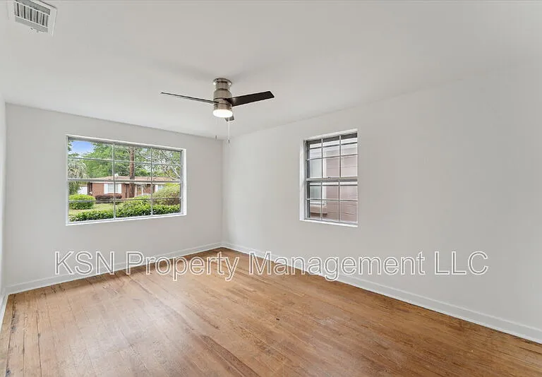 1921 Fitzgerald St — Photo 32