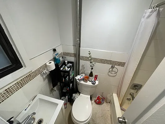 Rented by Heritage Realty LLC | media 16