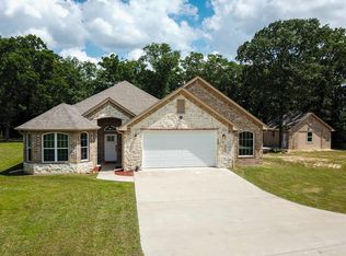 852 County Rd, Pt, TX 75472