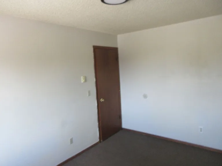 1433 Eagles Nest Cir #A — Photo 10